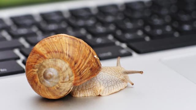 Máy tính chạy chậm phải làm như thế nào? Cách khắc phục hiệu quả