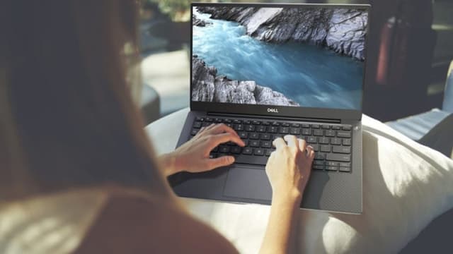 Laptop Dell loại nào tốt bán chạy nhất tại HACOM?